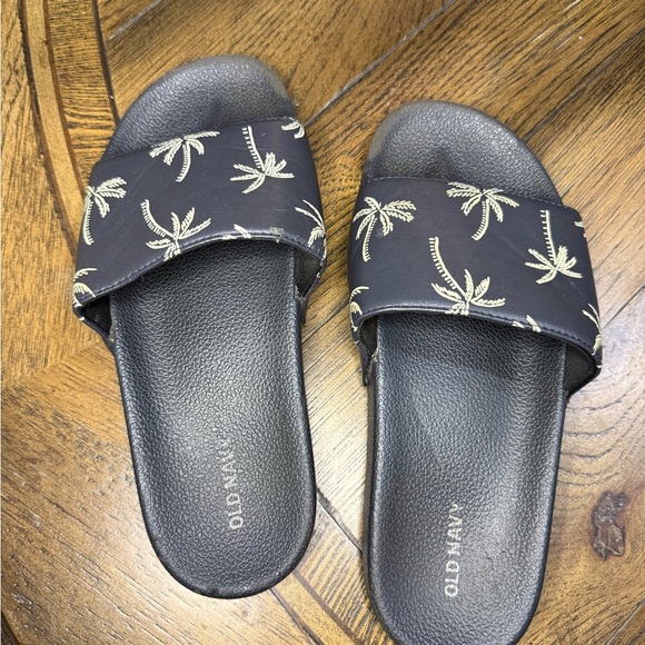 Old Navy Black Palm Tree Slides - Picture 3 of 4